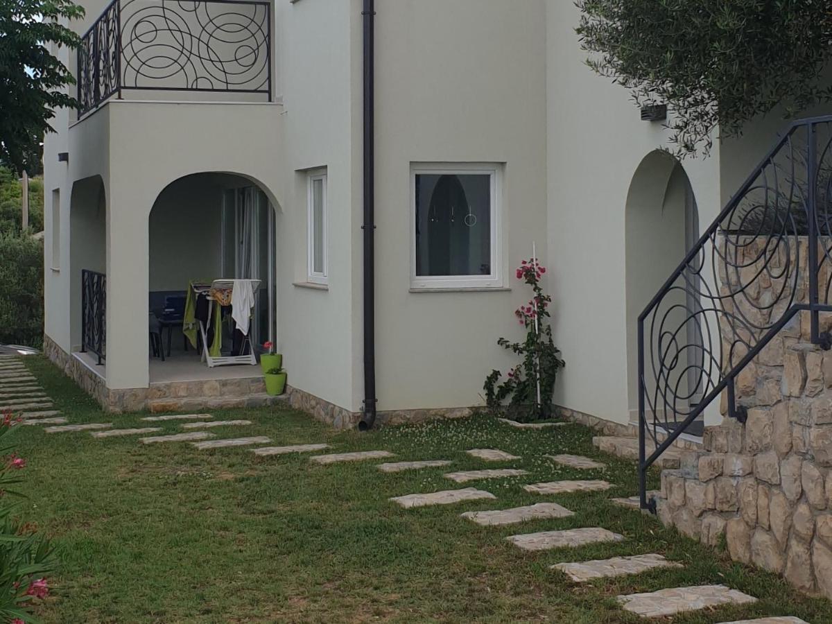 Apartment Mia 2 Banjol Екстериор снимка