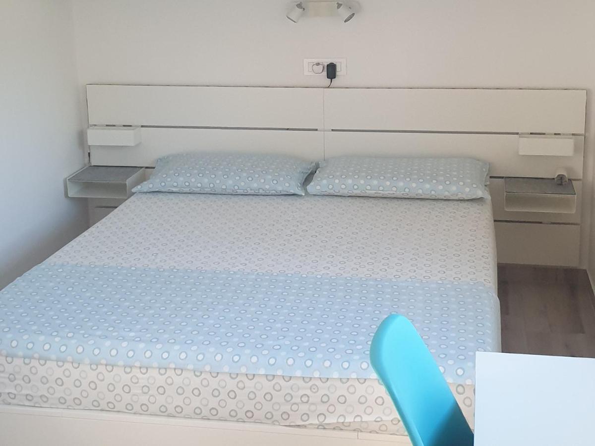 Apartment Mia 2 Banjol Екстериор снимка