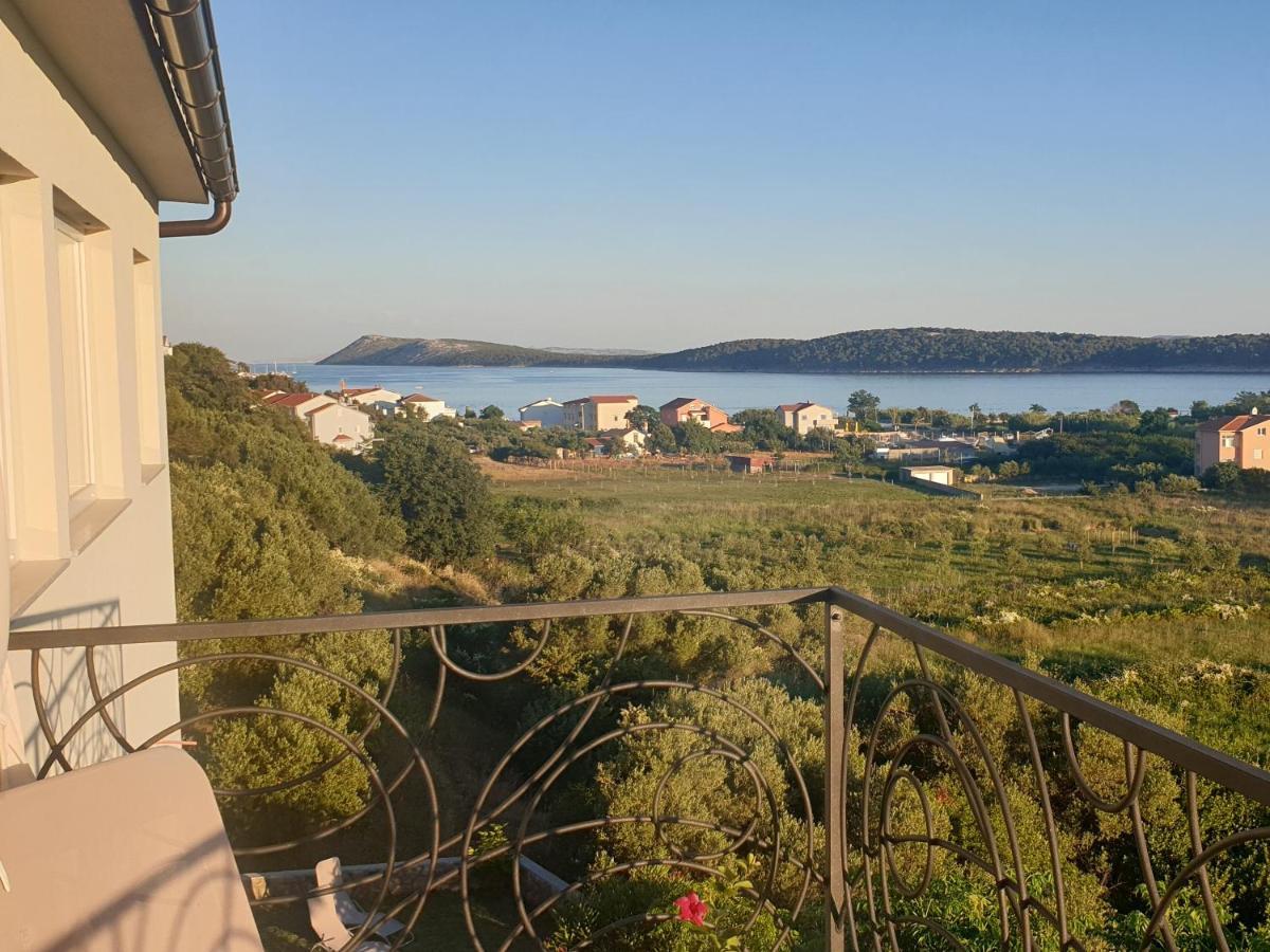 Apartment Mia 2 Banjol Екстериор снимка