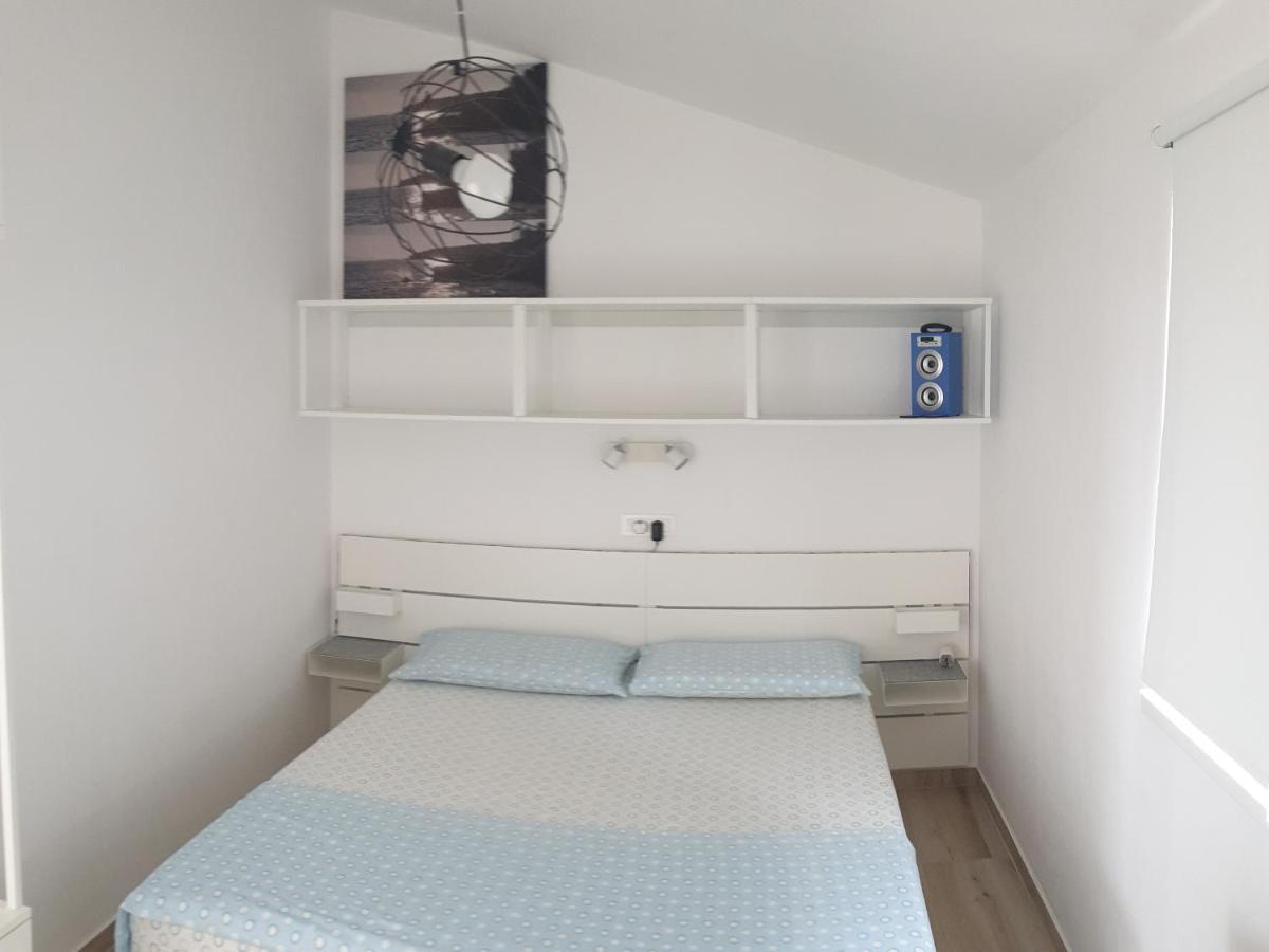 Apartment Mia 2 Banjol Екстериор снимка